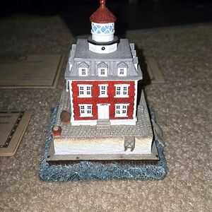 NEW LONDON LEDGE Connecticut lighthouse sculpture.